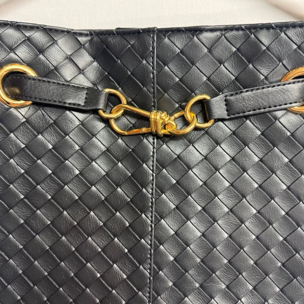 N/A woven faux
